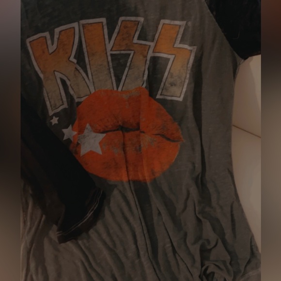 Shear Kiss Baseball Style Tee - Picture 6 of 7